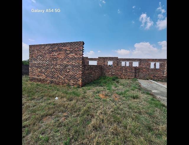 5 BEDROOM HOUSE FOR SALE IN BERG EN DAL